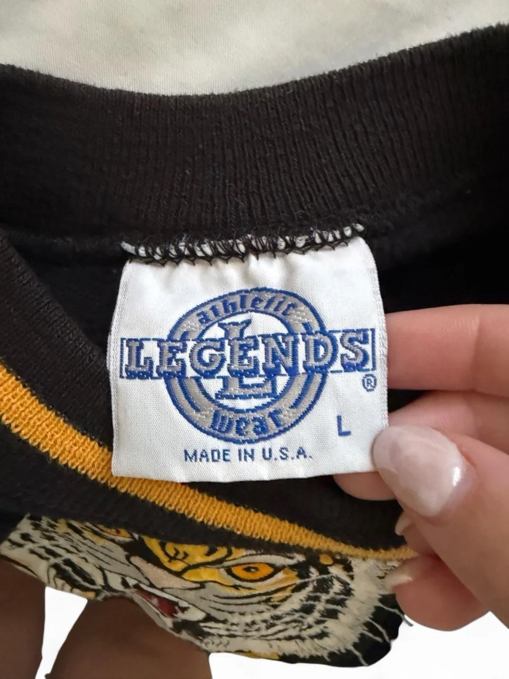 Vintage 1980s Missouri Mizzou Tigers embroidered sweatshirt size small